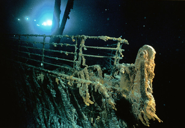 titanic-bow-railing.jpg